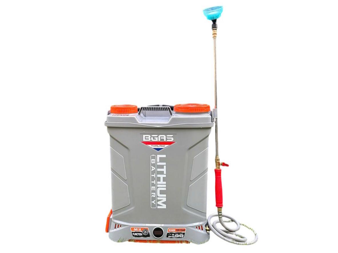 Máy phun thuốc Bgas BGA20A9LI 20 lít dùng pin Lithium 12V/9Ah, phù hợp phun đều cho vườn cây ăn trái.