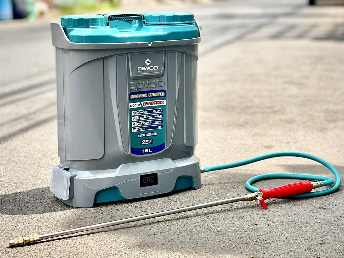 Máy phun thuốc trừ sâu Dewoo DW18A12X (18 lít, 2 bơm)