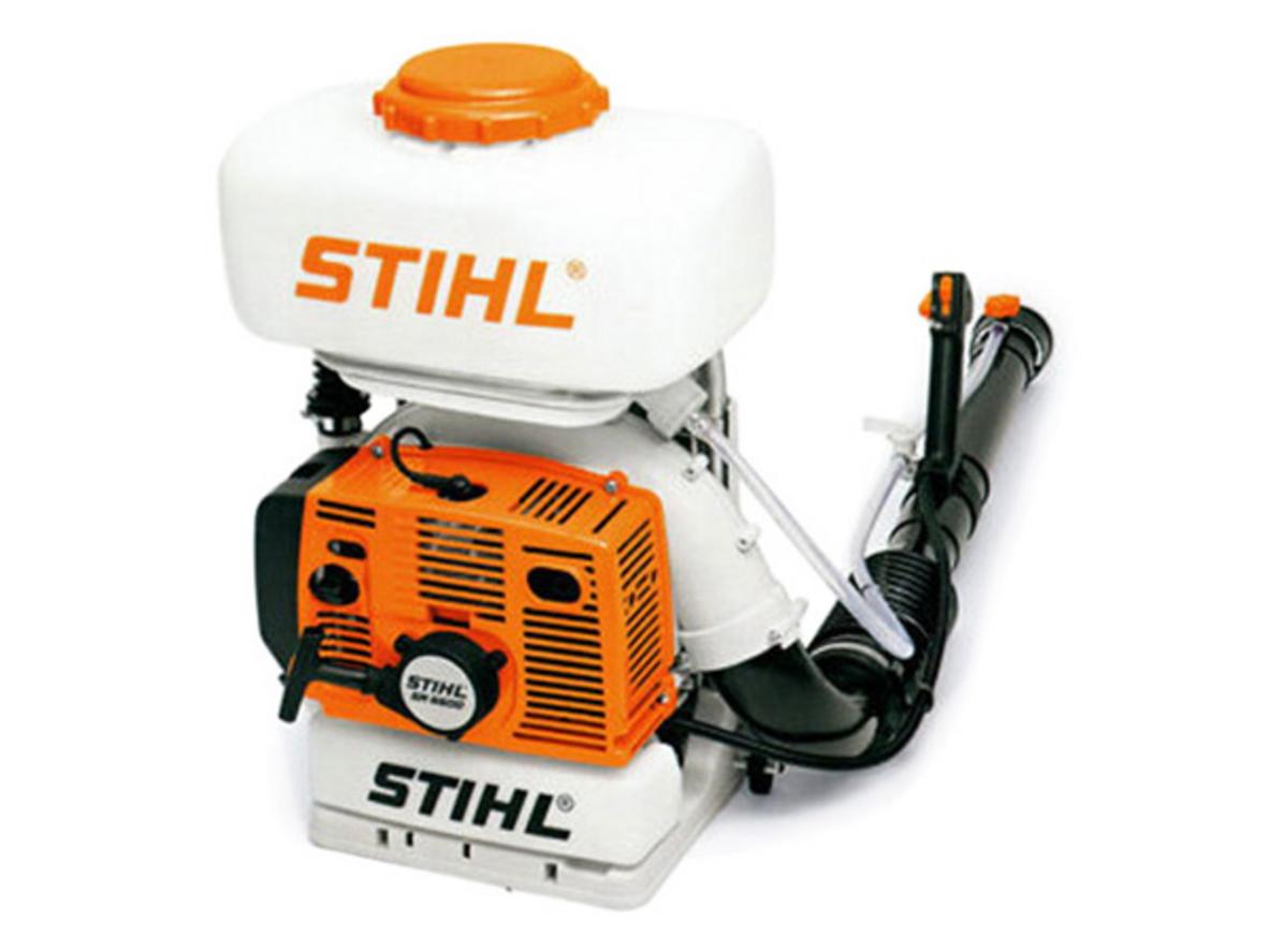 Máy phun thuốc STIHL SR 5600 với bình 13 lít và cấu hình phun mạnh cho diện tích rộng.