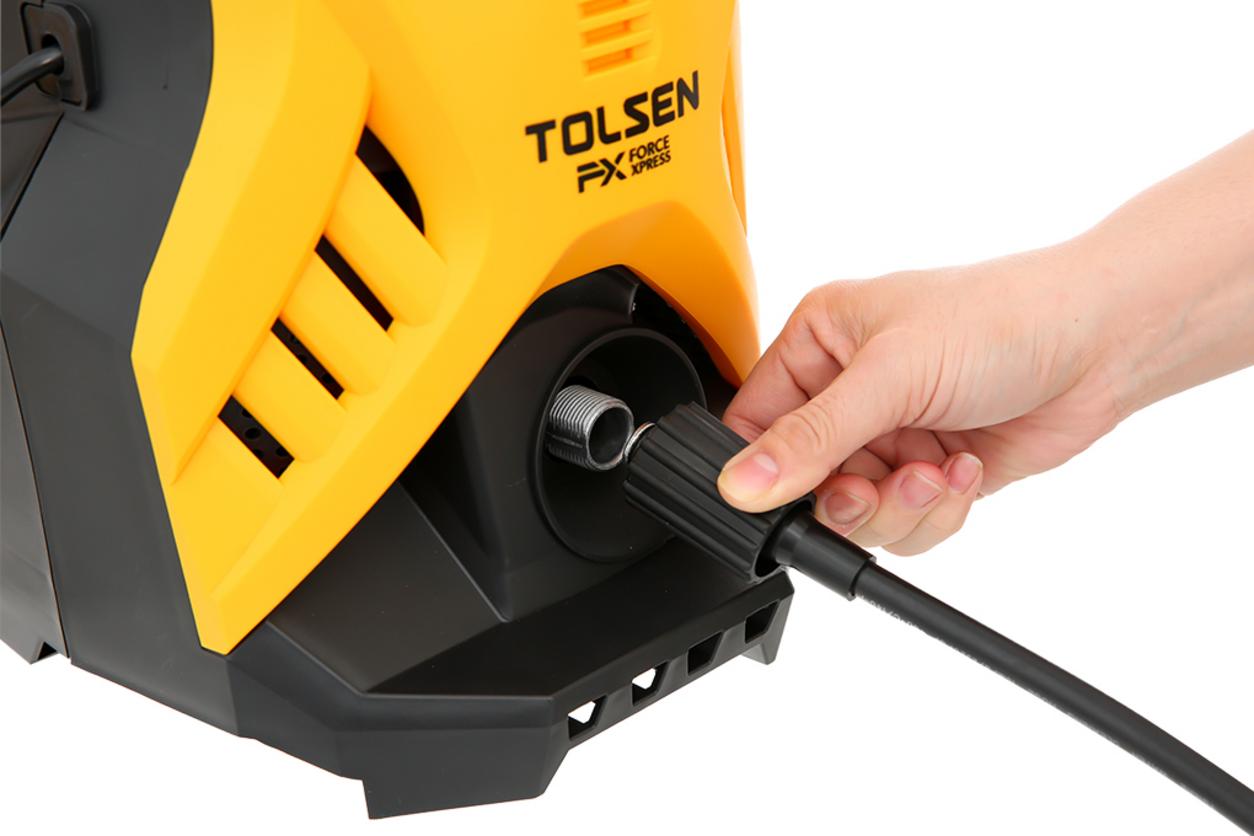 Máy phun xịt rửa áp lực cao Tolsen 79588 nhỏ gọn, dễ dùng cho nhu cầu gia đình.