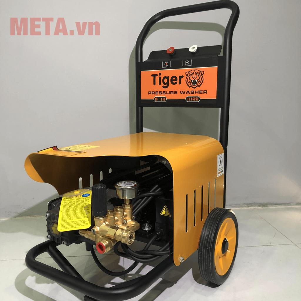 Tiger UV-1145 2.2KW cân bằng giữa lực phun 100 bar và lưu lượng 14 lít/phút cho nhu cầu rửa xe phổ thông.
