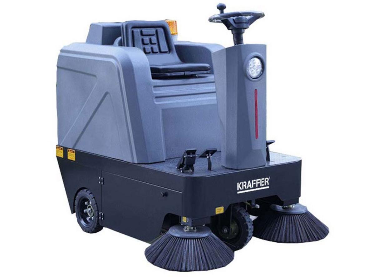 Máy quét rác ngồi lái Kraffer KF125 dùng bình ắc quy vận hành êm, quét nhanh trên khu vực rộng.