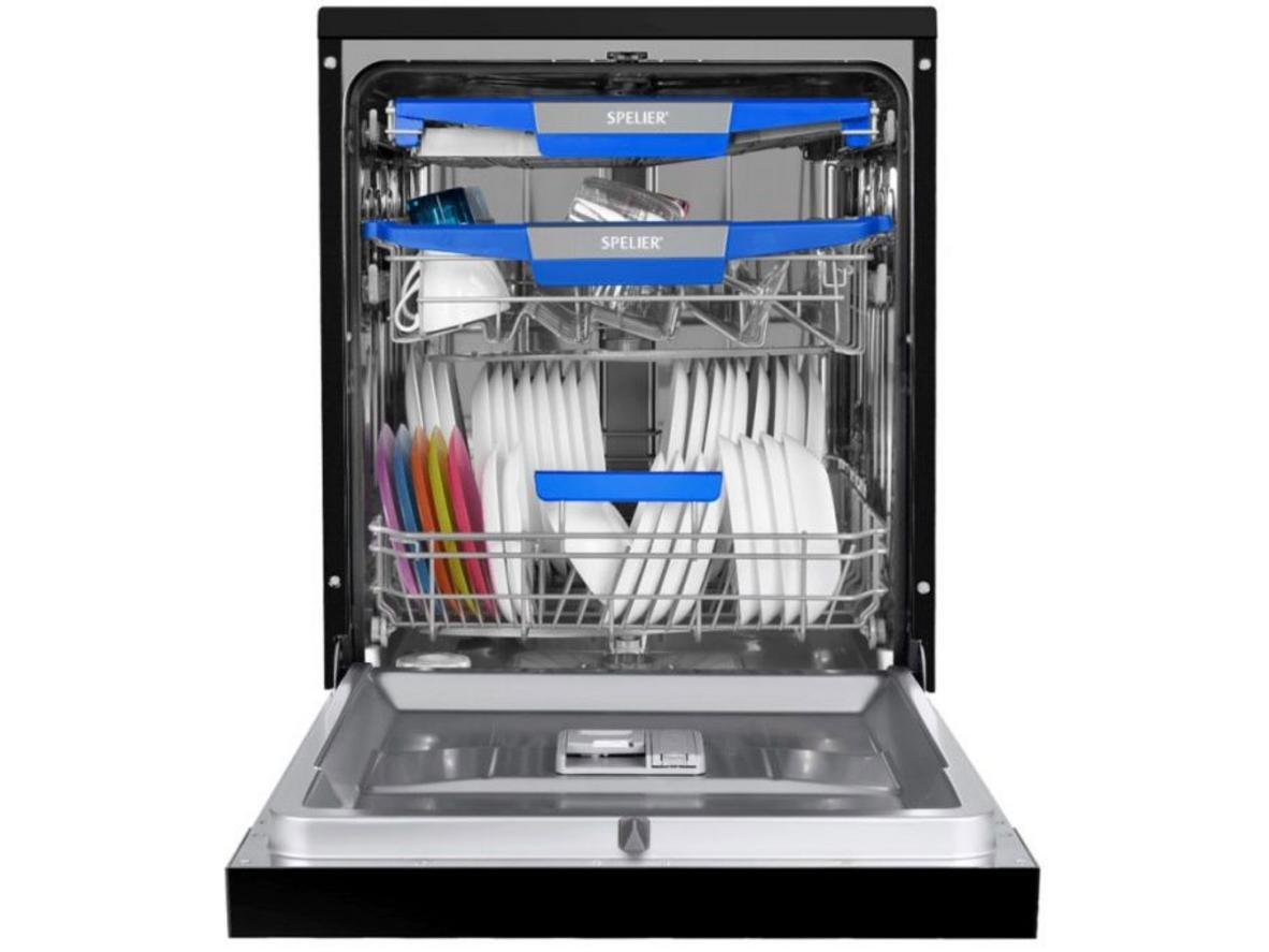 Bố trí 3 khay chứa của máy rửa bát Spelier SP-15DW NX giúp xếp linh hoạt xoong nồi và bát đĩa.