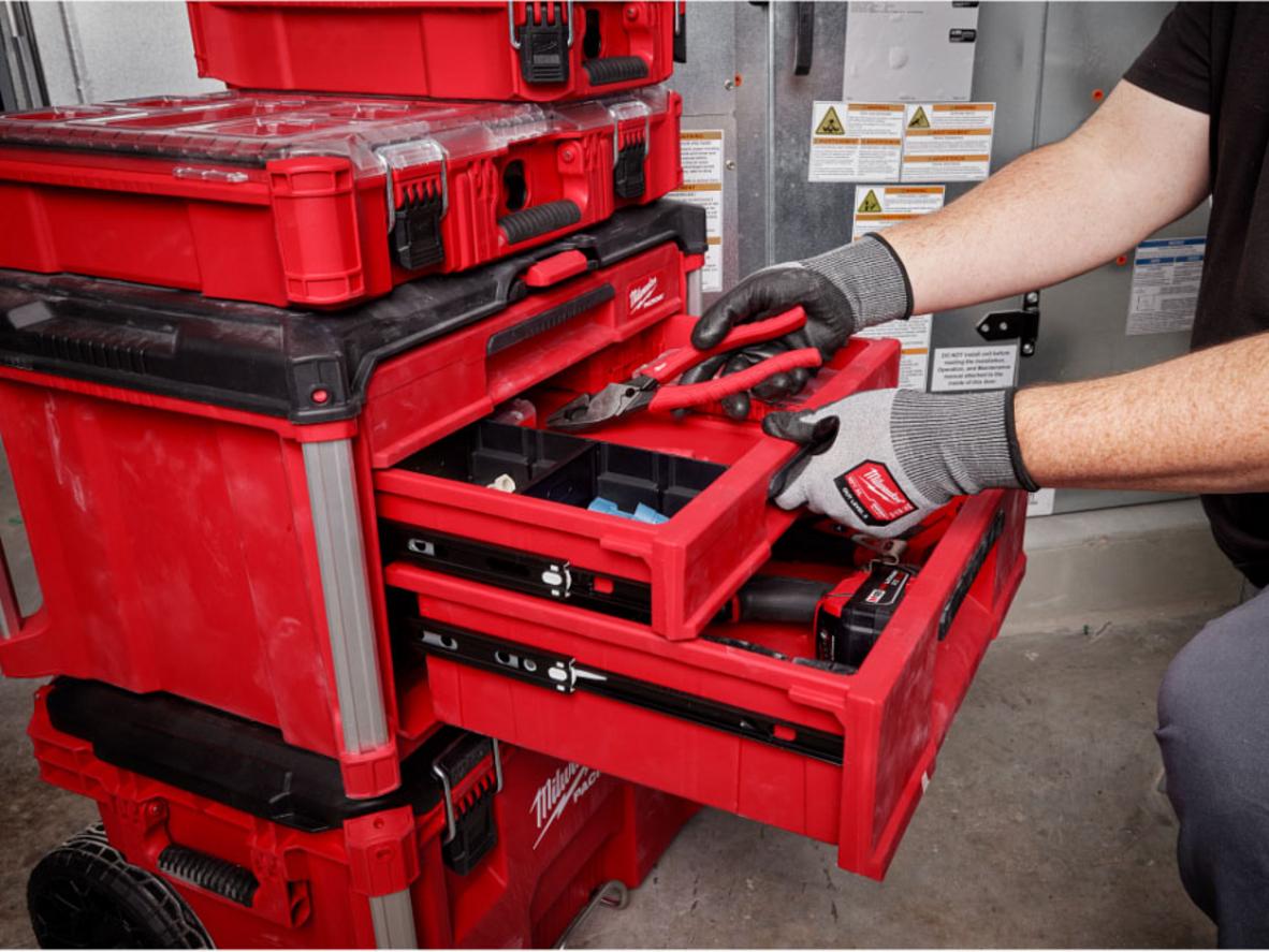 Ngăn kéo mượt, khóa an toàn và bố trí nhiều tầng của Milwaukee 48-22-8447