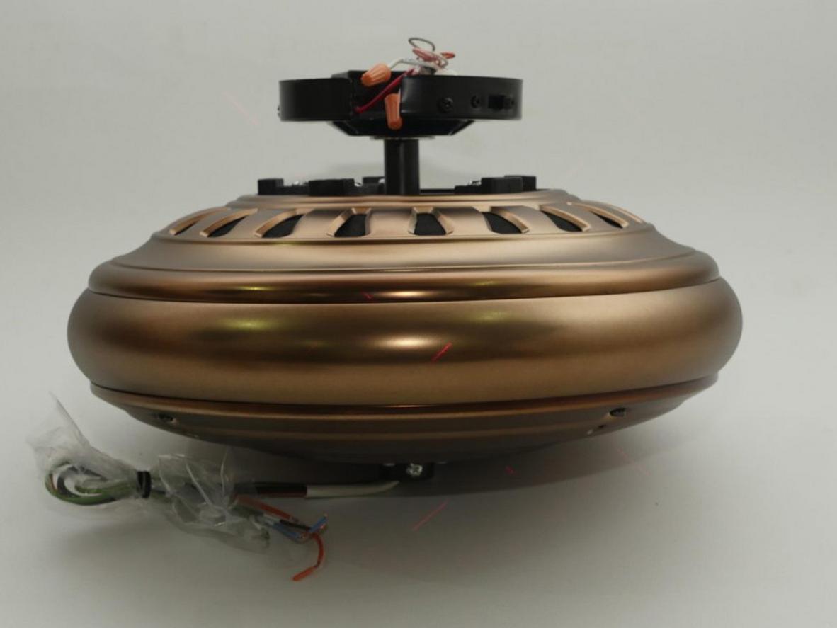 Motor dây đồng hỗ trợ quạt vận hành ổn định và êm hơn trong không gian sinh hoạt chung.