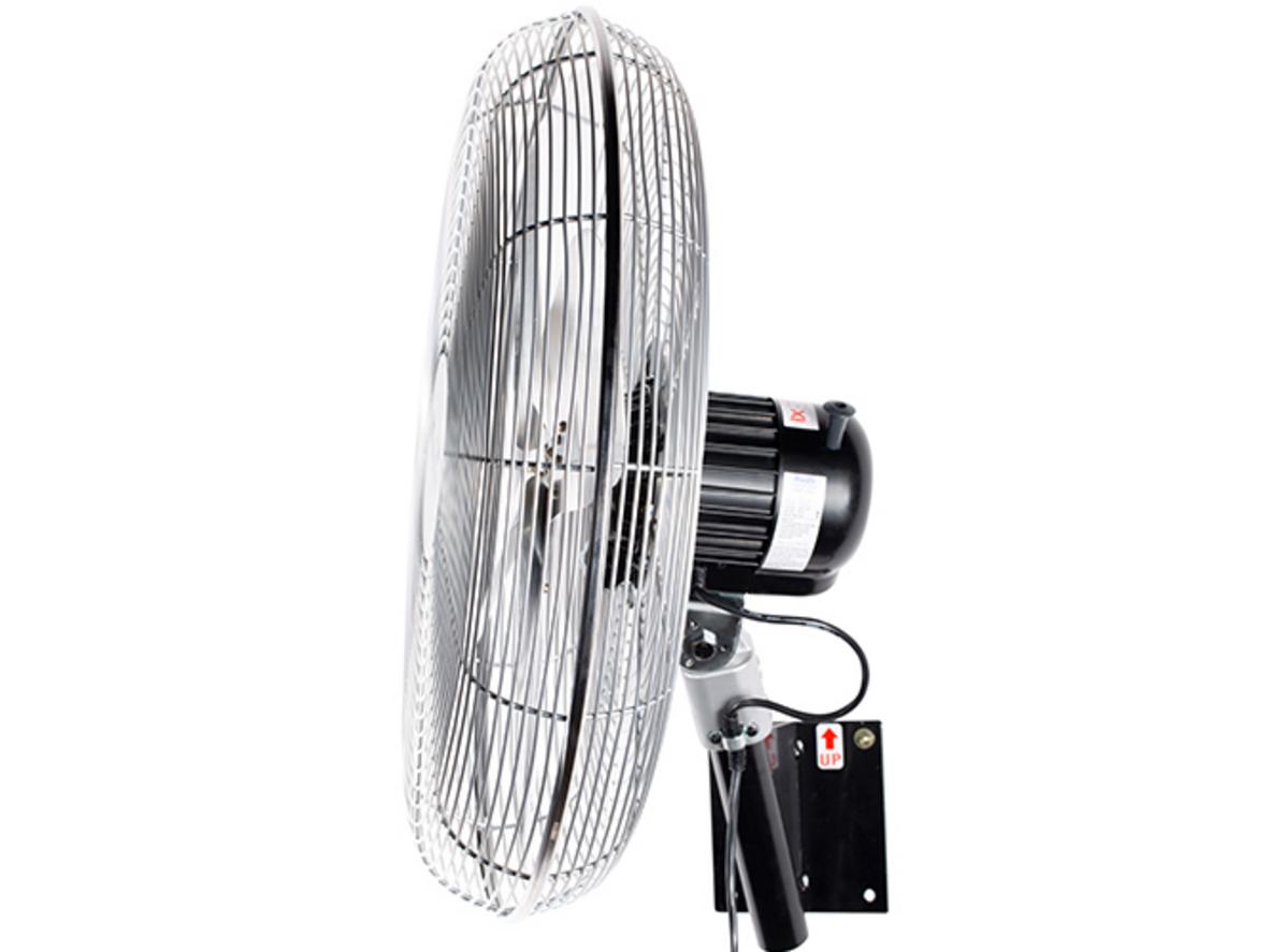 Motor kín và động cơ bạc đạn giúp quạt vận hành ổn định hơn trong môi trường ẩm cao.