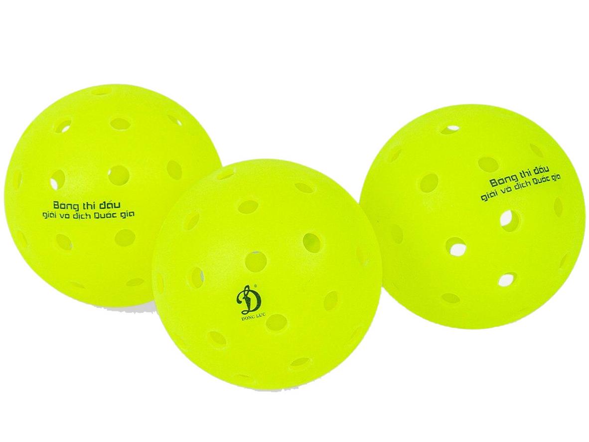 Nhựa PE giúp bóng pickleball Động Lực D25 bền hơn khi đánh mạnh