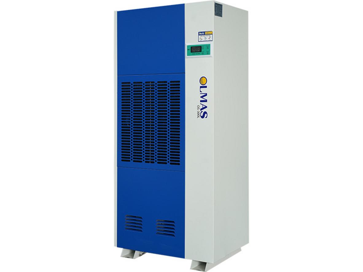 300 lít/ngày kết hợp lưu lượng gió 2.500 m3/h giúp xử lý ẩm nhanh cho không gian lớn.