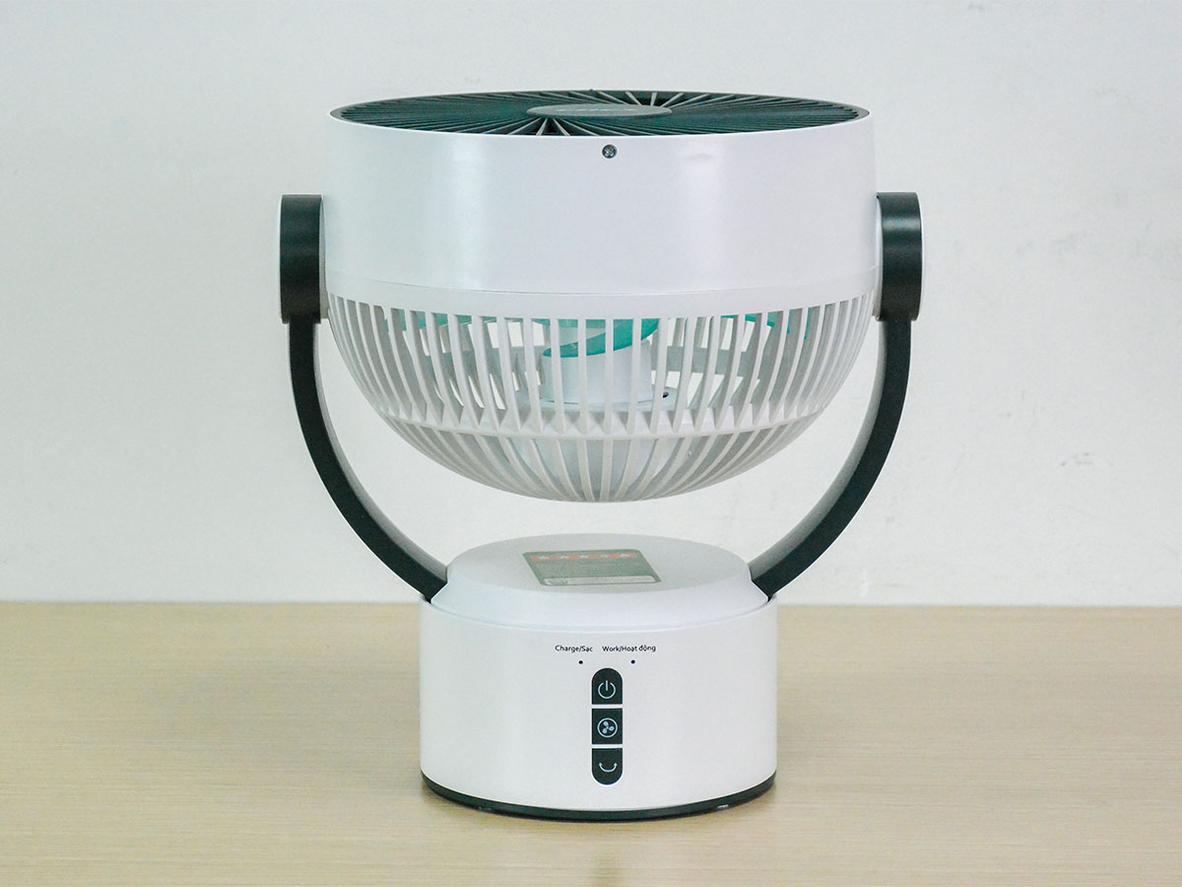 Pin Lithium cao cấp giúp Quạt tích điện Coex CF-7113R sạc nhanh và dùng lâu.