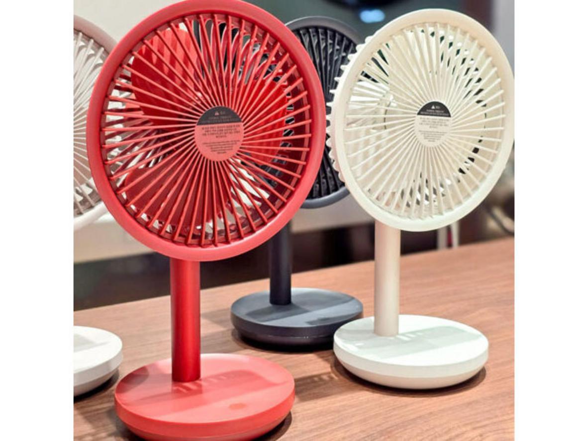 Đèn LED 3 mức sáng tăng tiện ích khi dùng ban đêm.