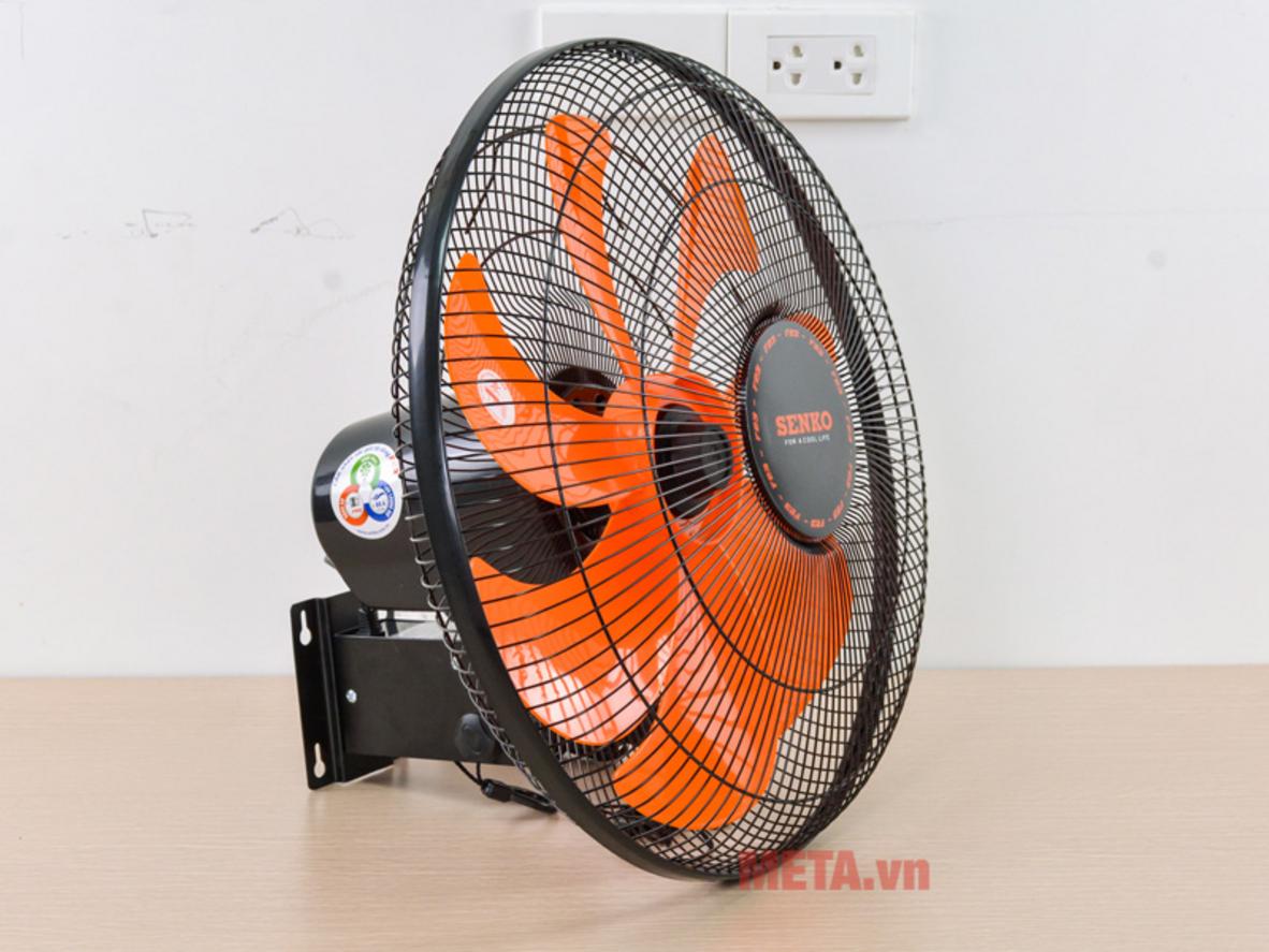 Quạt treo tường Senko TC1622 dùng 2 dây giật và 3 mức gió rất dễ thao tác.