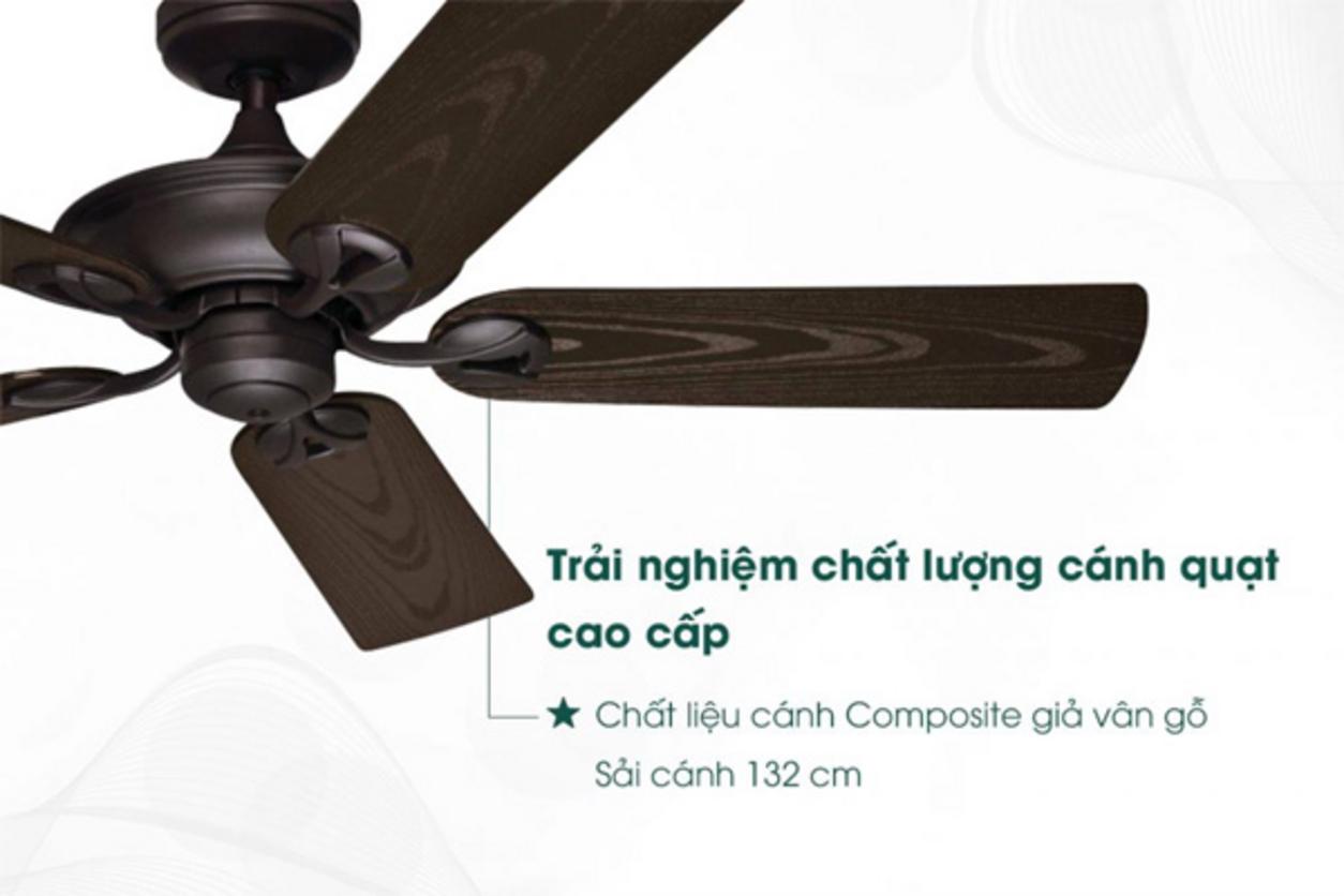 Cận cảnh Hunter Maribel 50555 với cánh composite giả vân gỗ và thân đồng thiếc.