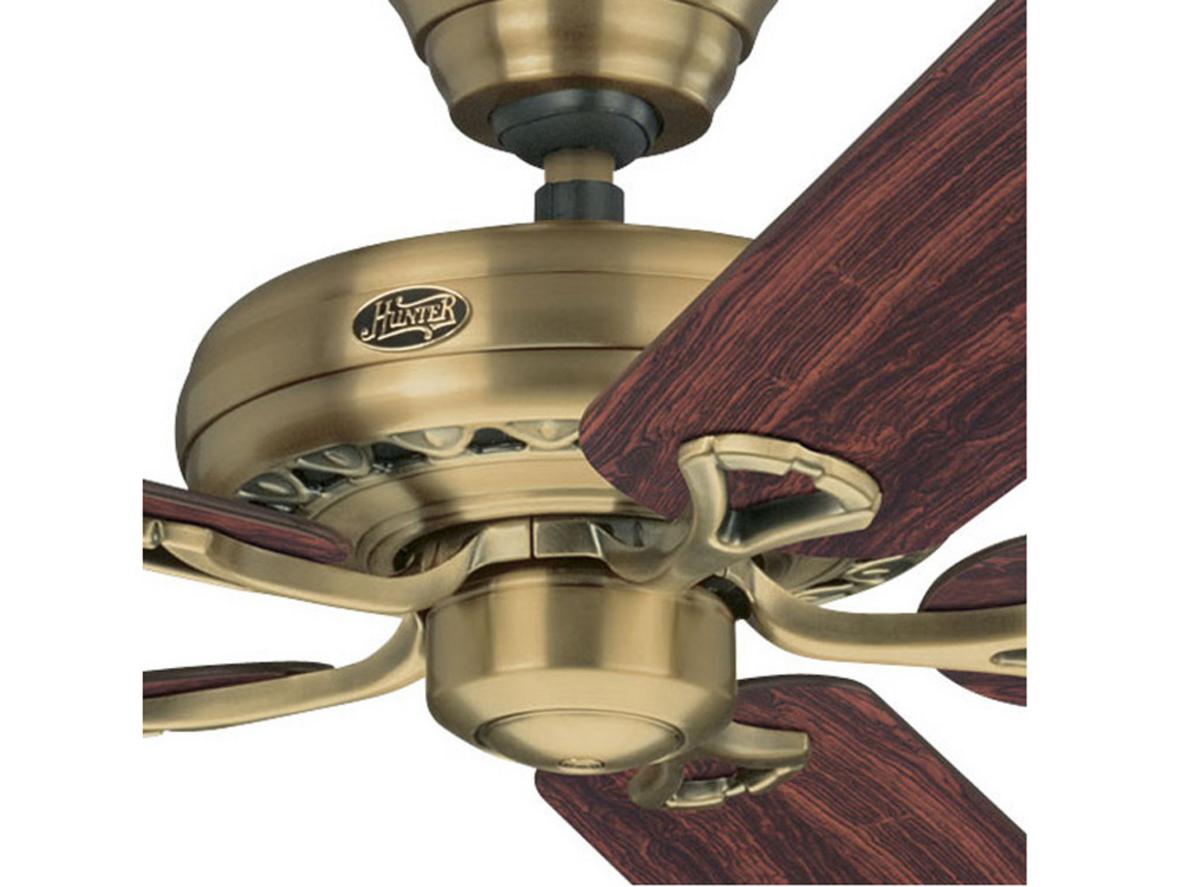 Hunter Savoy 24520 có thể khác 24526 ở màu hoàn thiện và cấu hình bán.