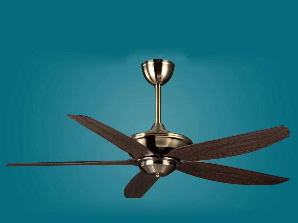 Sải cánh 142cm tạo vùng gió rộng, hỗ trợ làm mát nhanh.