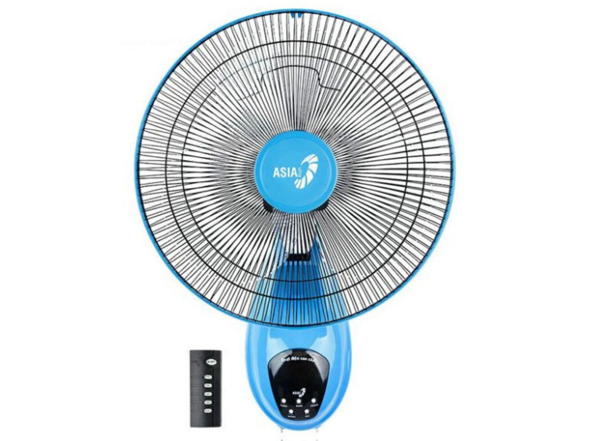 Quạt treo tường Asia VY377192 với remote điều khiển từ xa, gọn diện tích cho phòng nhỏ.