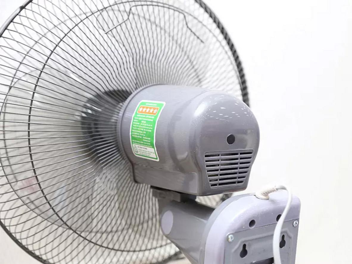 Lifan T-161 treo tường gọn, phù hợp phòng nhỏ cần làm mát liên tục.