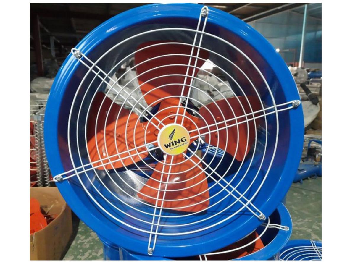 Tốc độ 2.900 rpm và sải cánh 250 mm giúp luồng gió mạnh, ổn định.
