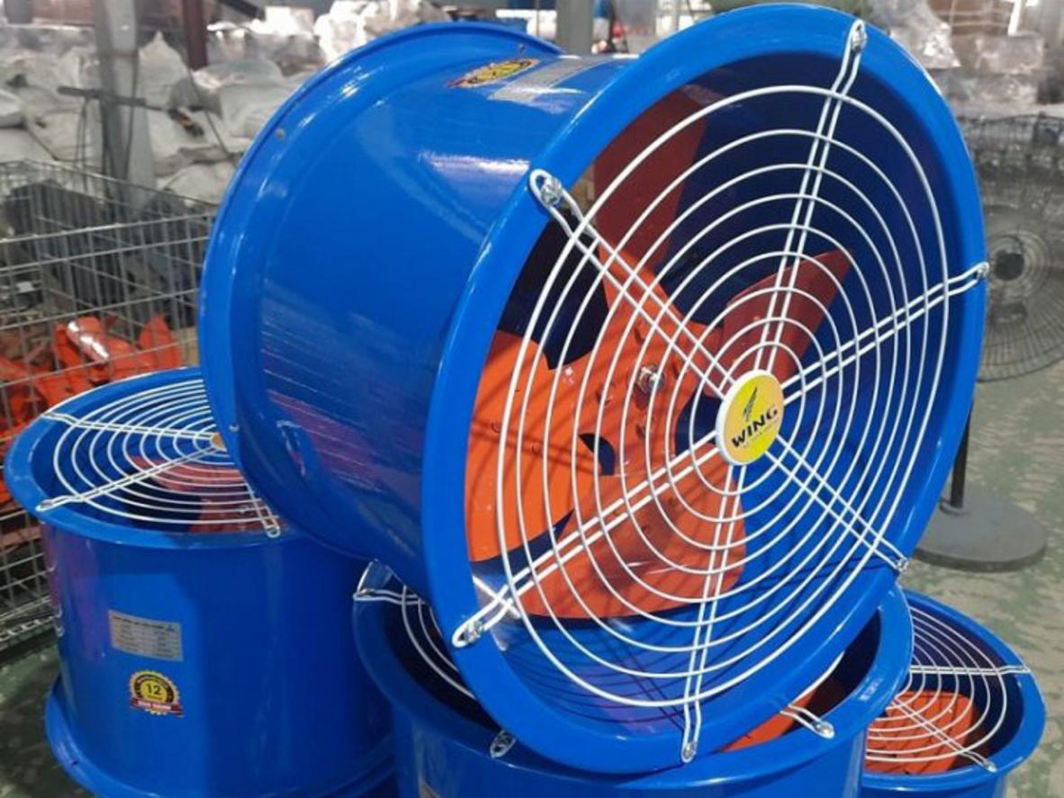 Cấu hình 750W giúp Wing TM 350-2 hút gió mạnh, làm thoáng nhanh khu vực vừa và nhỏ.