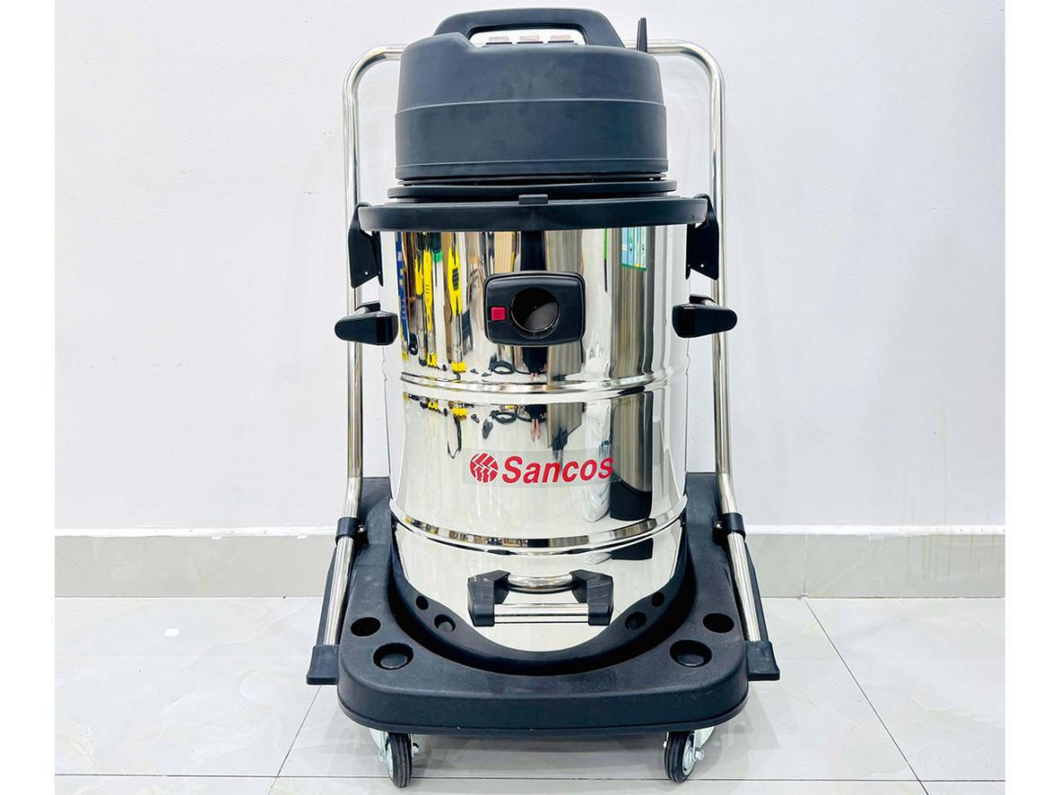 3 motor 3600W giúp Sancos 3238W duy trì lực hút mạnh cho ca làm dài.