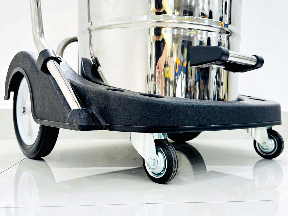 Chế độ hút khô và hút nước giúp làm sạch nhanh khu vực có bụi và nước tràn.