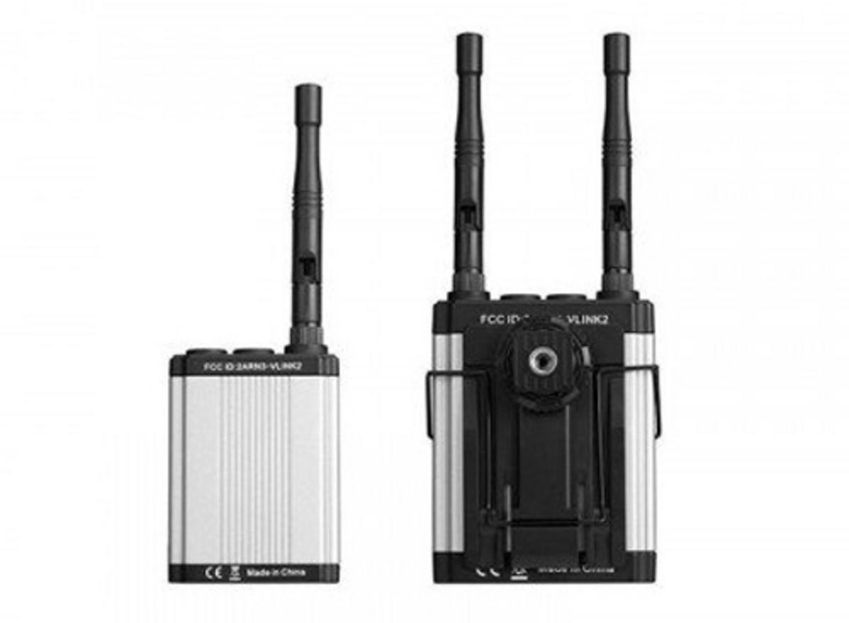 Saramonic Vlink2 Kit 1 hỗ trợ monitoring và talkback khi quay vlog, phỏng vấn.
