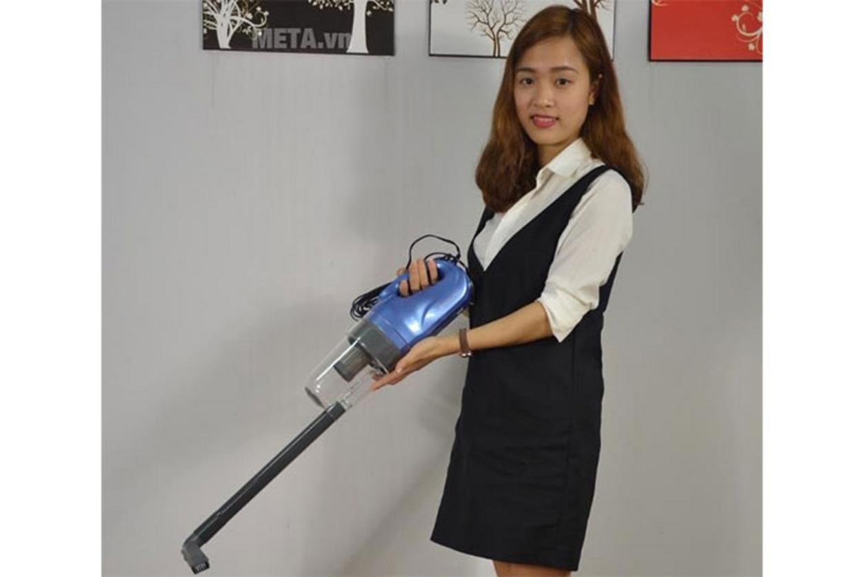 Lực hút 4000 Pa hỗ trợ dọn bụi cát và lông thú cưng trên xe.