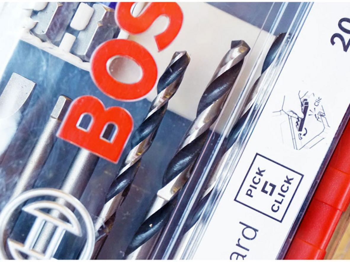 Bộ 20 món Bosch gọn hơn, phù hợp nhu cầu khoan - bắt vít cơ bản.