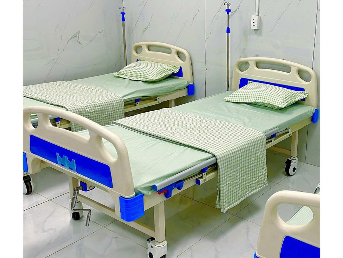 Tay quay nâng lưng của giường y tế Nikita NKT-DCN01 giúp người bệnh ngồi dậy dễ hơn.