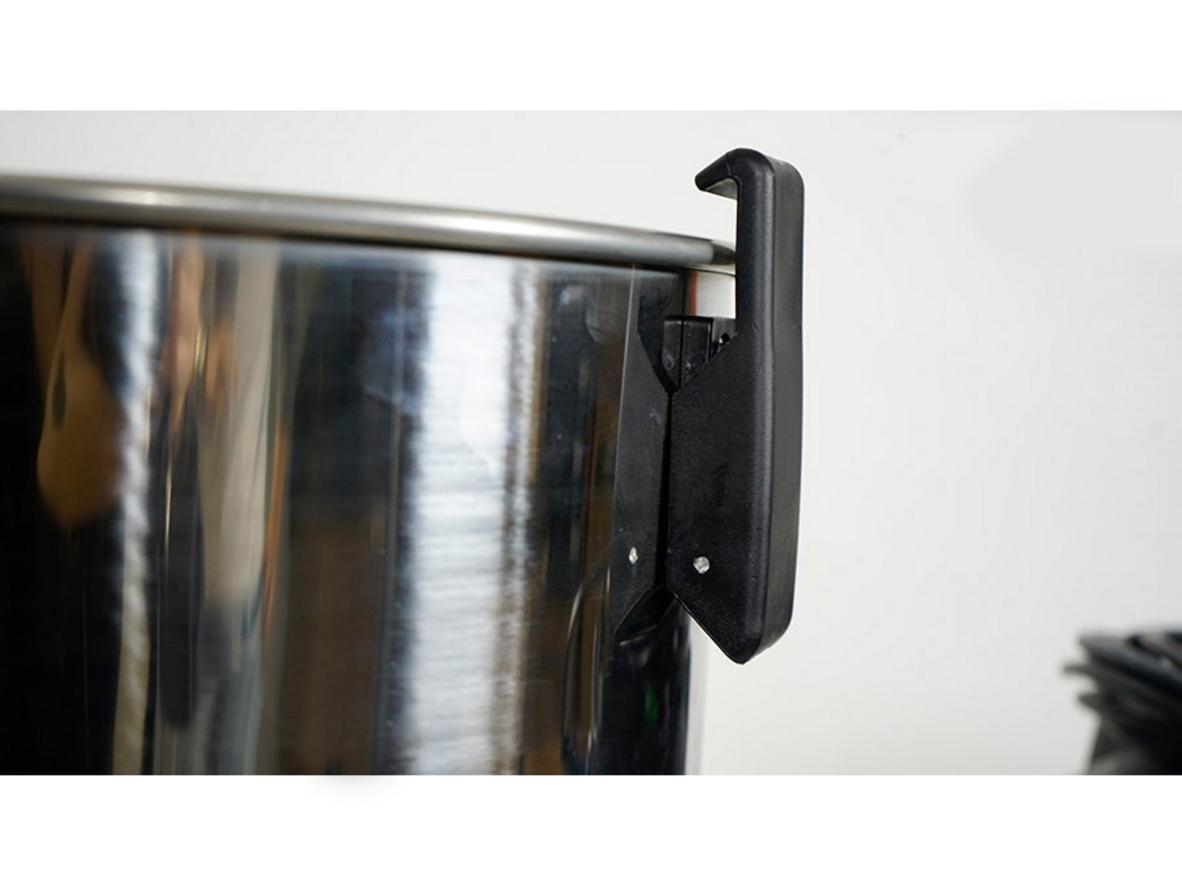 Thùng 40L và dây điện 7m giúp CleproX X-1/40 làm việc ít gián đoạn hơn.