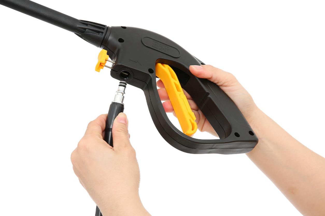 Ống phun cao áp 5m giúp Tolsen 79588 thao tác linh hoạt hơn.