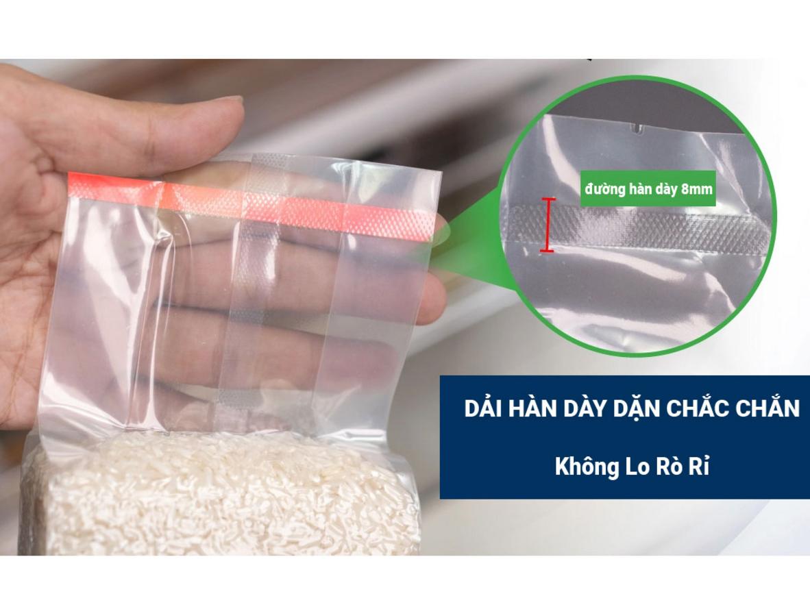 Vỏ Inox 201 giúp máy bền, sạch và phù hợp môi trường đóng gói thường xuyên.