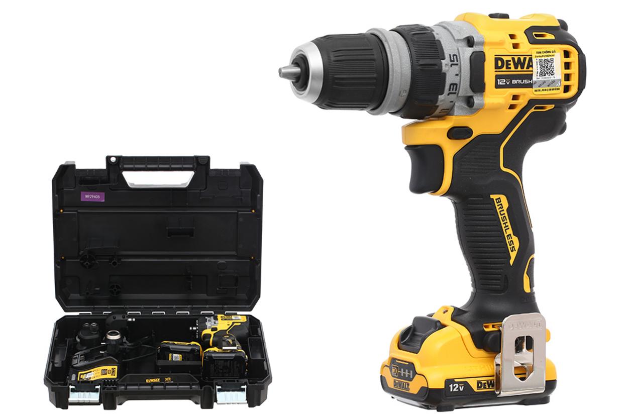 Bộ 4 đầu chuyển của Dewalt DCD703D2-B1 mở rộng khả năng làm việc ở nhiều vị trí.