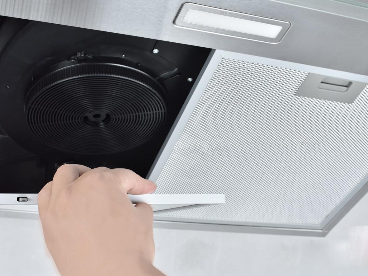 Các tính năng nổi bật của máy hút mùi Goldsun GRH7700 trong bếp Việt.