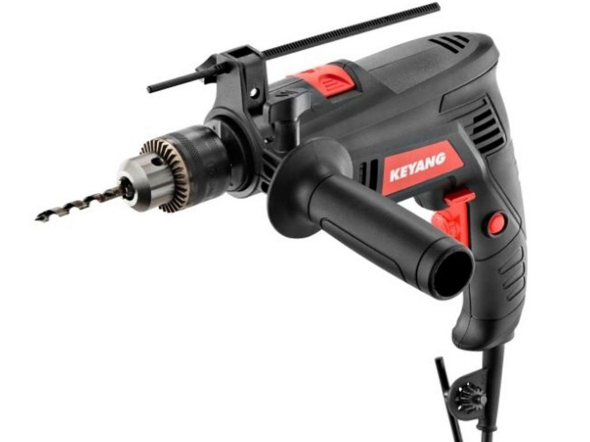 Sức mạnh 710W hỗ trợ khoan tường, gỗ và kim loại mỏng hiệu quả.